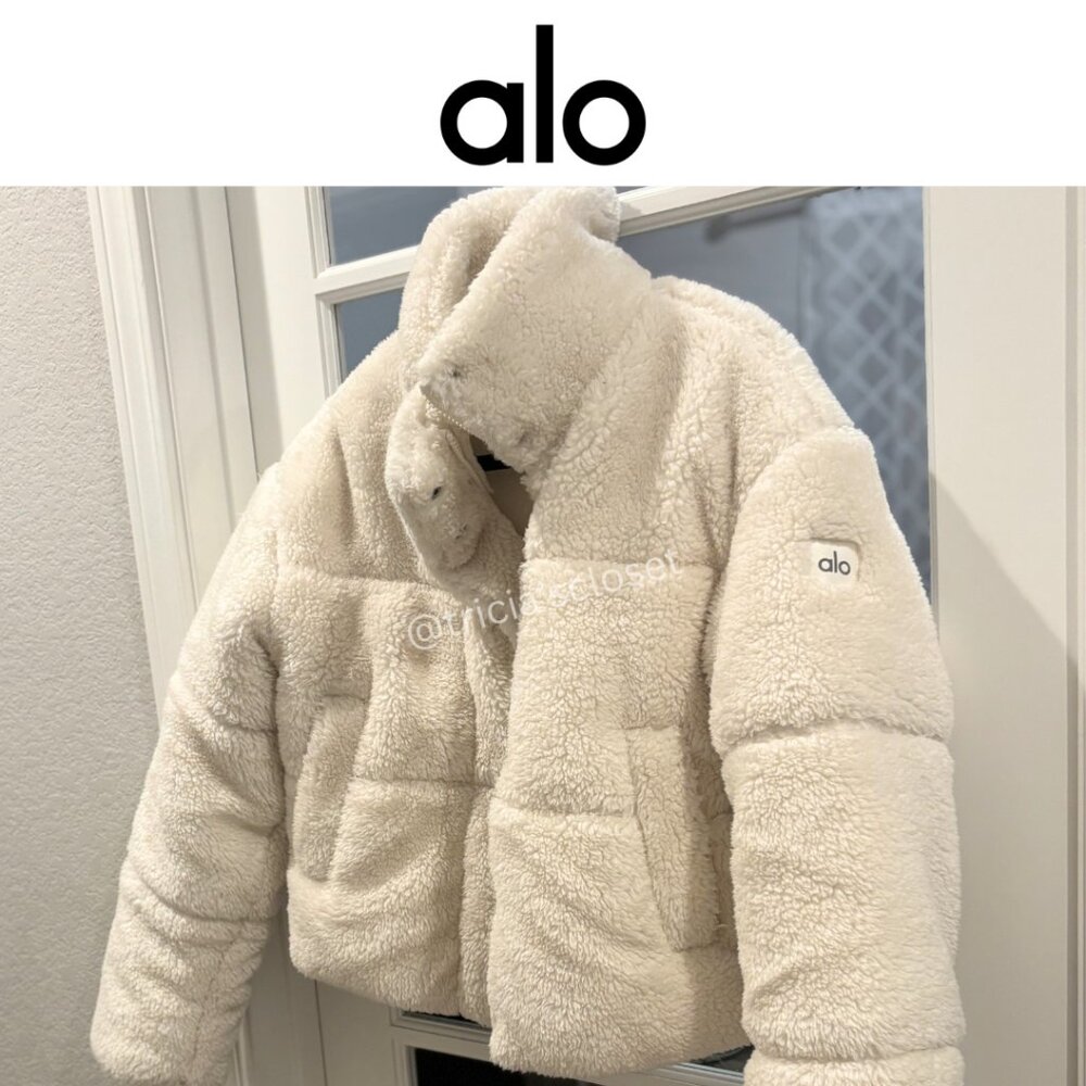 ALO Yoga Snow Angel Sherpa Puffer Jacket - Picture 7 of 9